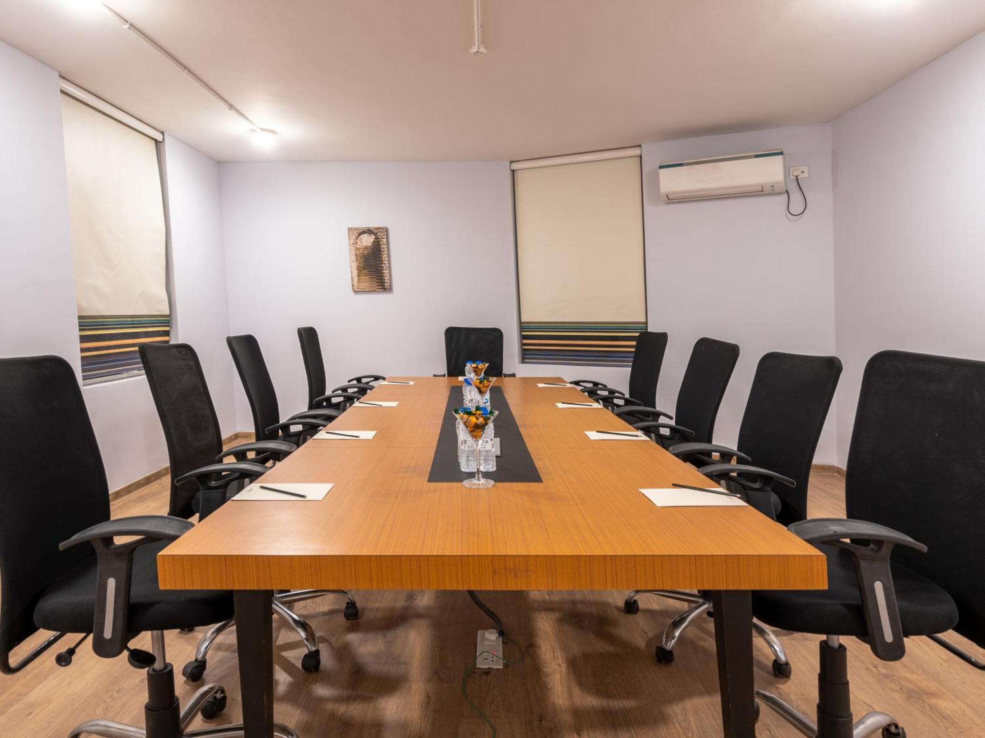 Sunday Hotel Chandigarh Zirakpur Екстериор снимка